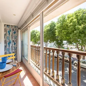 https://cabine-56-comme-une-cabine-de-bateau-a-lentree-du-port.fr-provencehotel.com